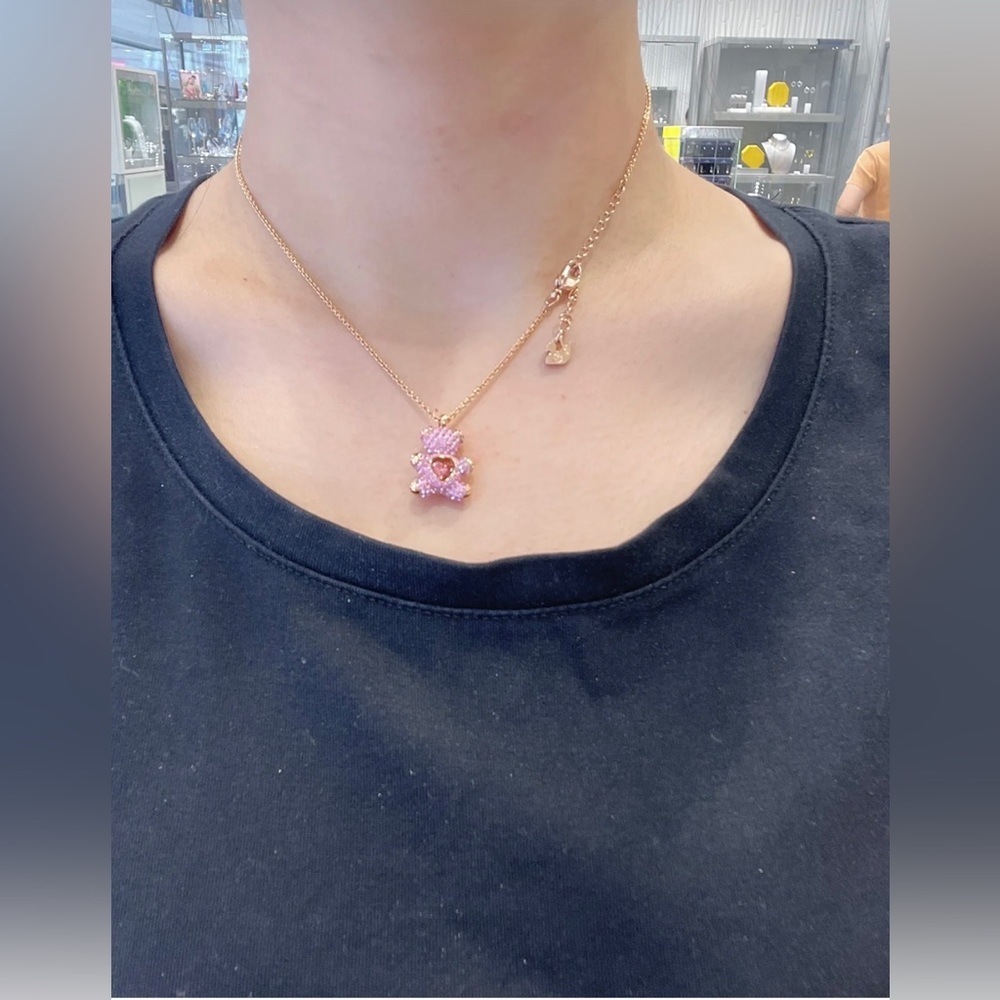 Swarovski Teddy pendant Bear, Pink, Rose gold-tone plated - Picture 9 of 11